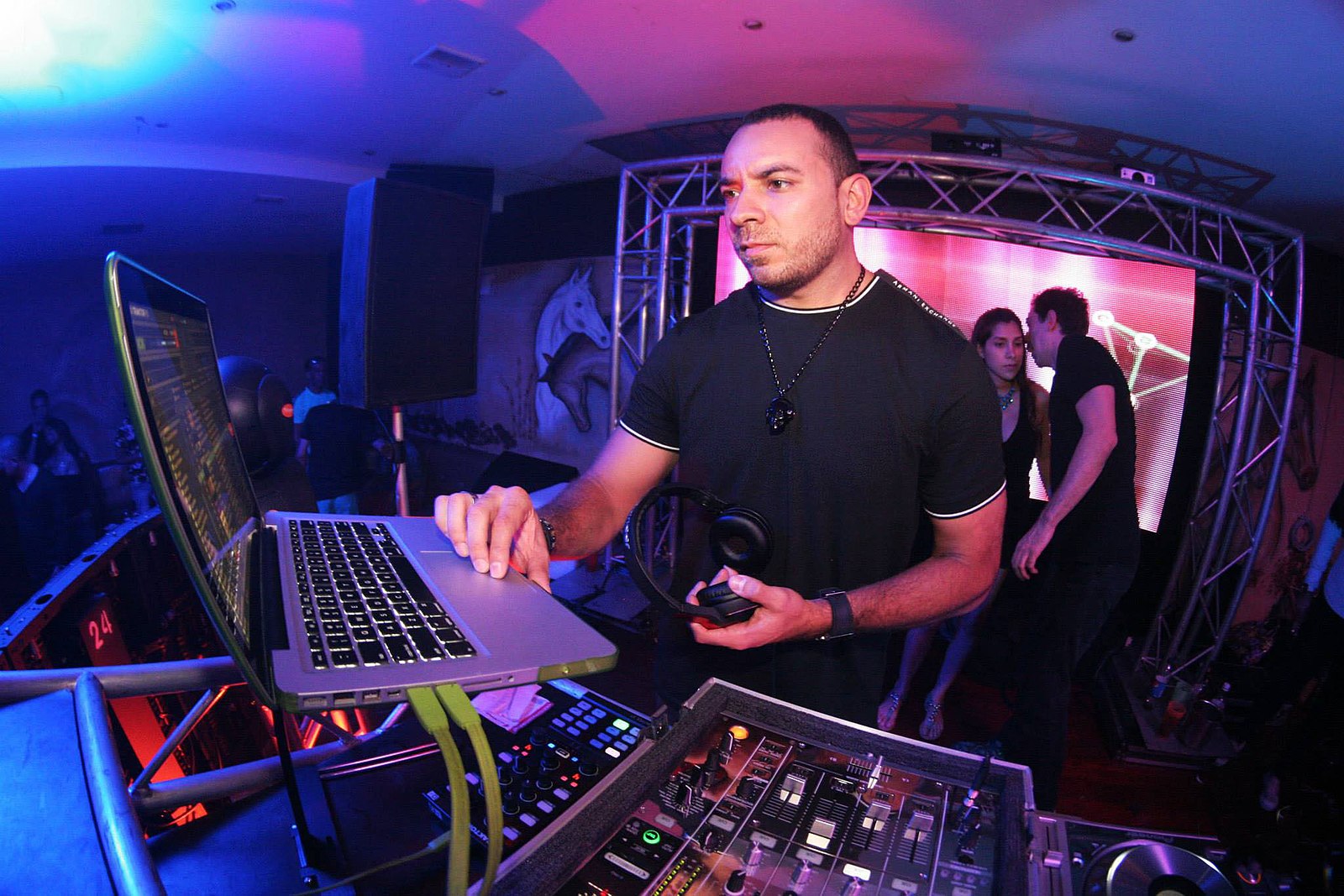 Sala Sambara 81 - DJ