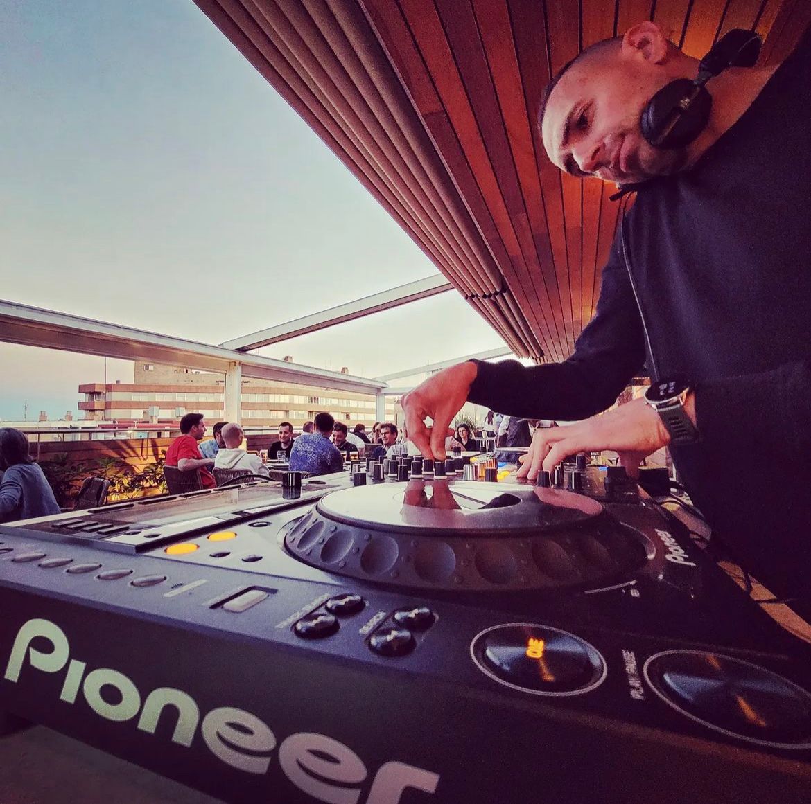 DJ MIGUEL DEL CASTILLO
