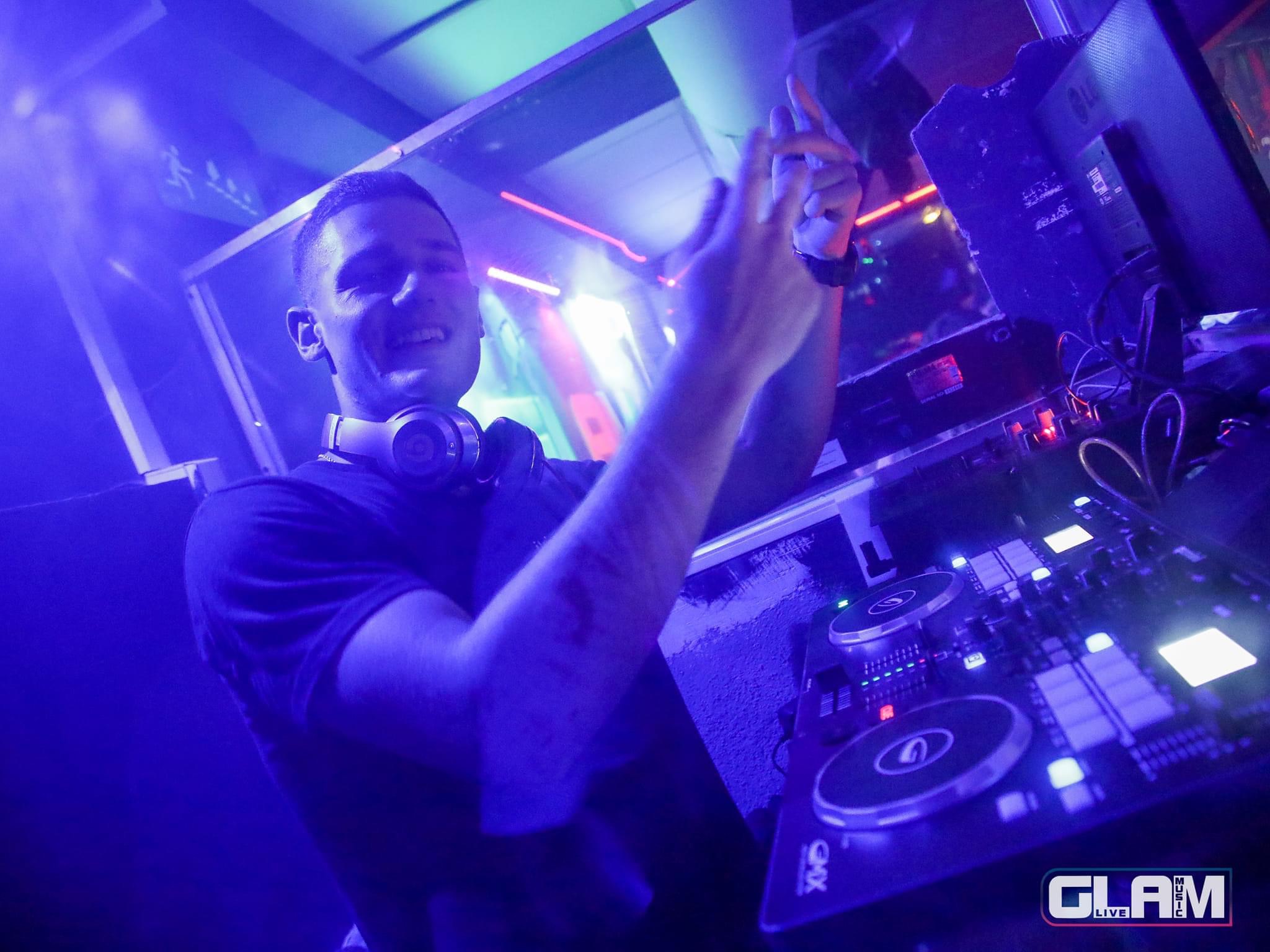 DJ VARIS